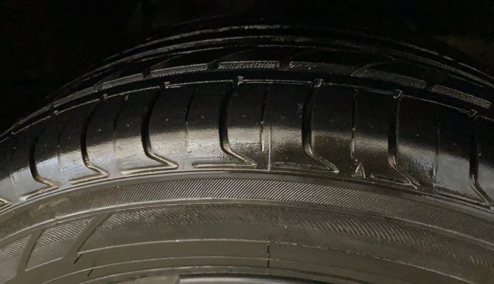 2021 Tata NEXON XZ PLUS PETROL DARK EDITION, Petrol, Manual, 68,454 km, Right Front Tyre Tread