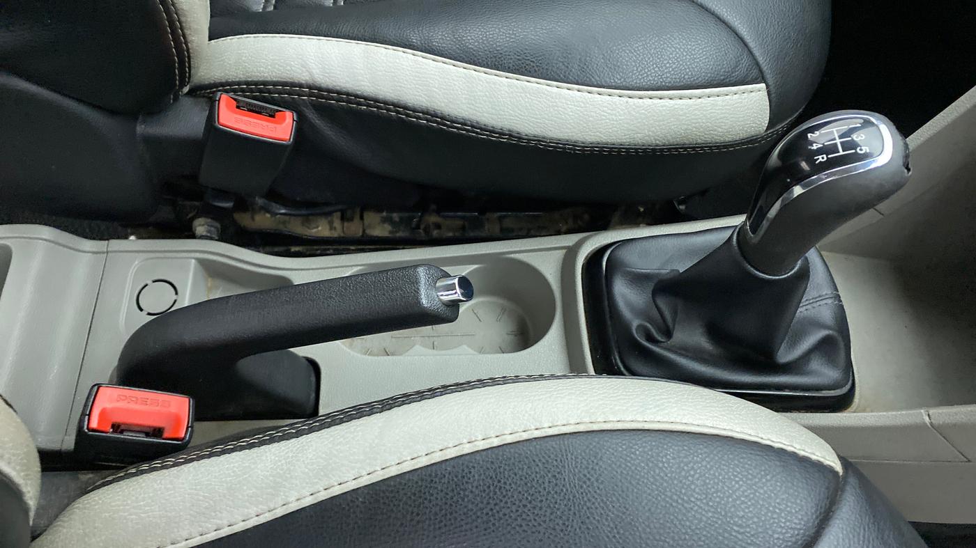 2019 Tata Tiago XT 1.2 REVOTRON, Petrol, Manual, 30,396 km, Gear Lever