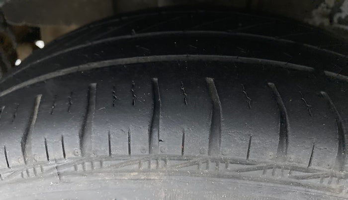 2019 Tata Tiago XT 1.2 REVOTRON, Petrol, Manual, 30,396 km, Right Rear Tyre Tread