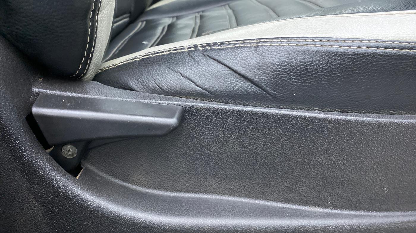 2019 Tata Tiago XT 1.2 REVOTRON, Petrol, Manual, 30,396 km, Driver Side Adjustment Panel