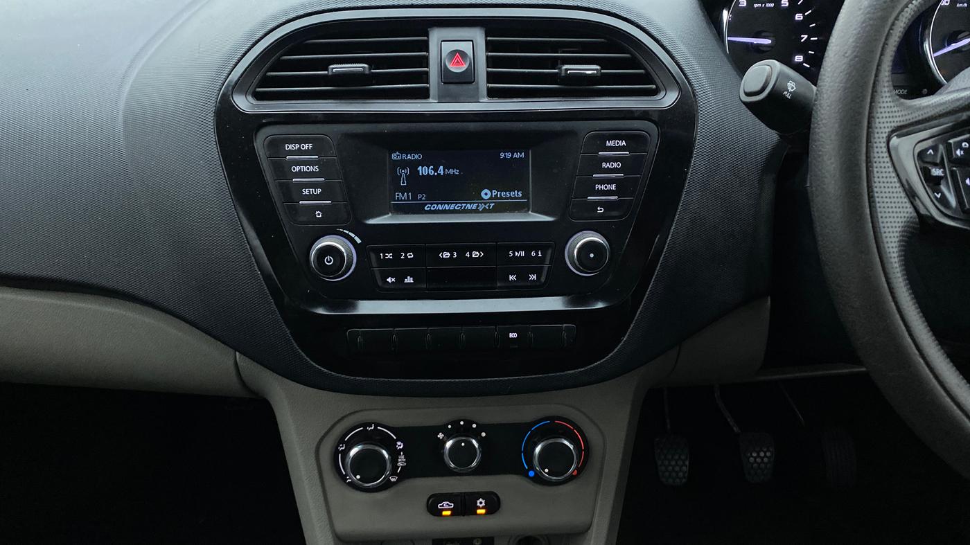 2019 Tata Tiago XT 1.2 REVOTRON, Petrol, Manual, 30,396 km, Air Conditioner