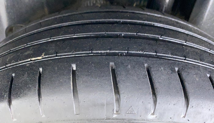 2017 Maruti Ciaz DELTA 1.4 MT PETROL, Petrol, Manual, 83,946 km, Left Rear Tyre Tread