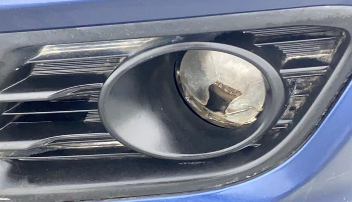 2017 Maruti Ciaz DELTA 1.4 MT PETROL, Petrol, Manual, 83,946 km, Left fog light - Minor damage