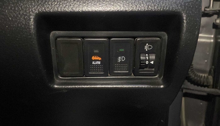 2013 Maruti Swift VXI, Petrol, Manual, 78,169 km, Dashboard - Headlight height adjustment not working