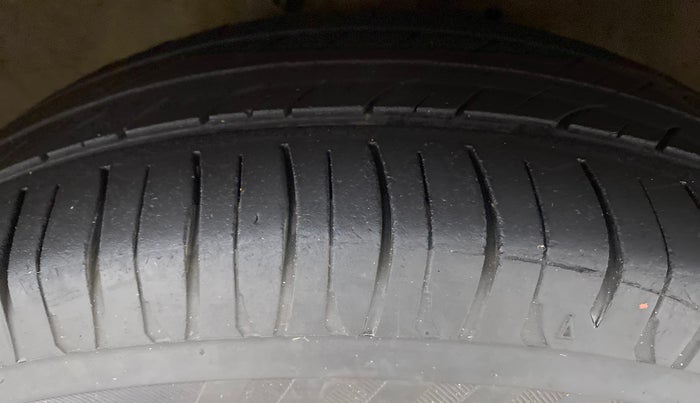 2017 Maruti Celerio VXI (O), Petrol, Manual, 79,509 km, Right Front Tyre Tread