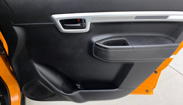 2020 Maruti S PRESSO VXI PLUS AMT, Petrol, Automatic, 20,986 km, Driver Side Door Panels Control