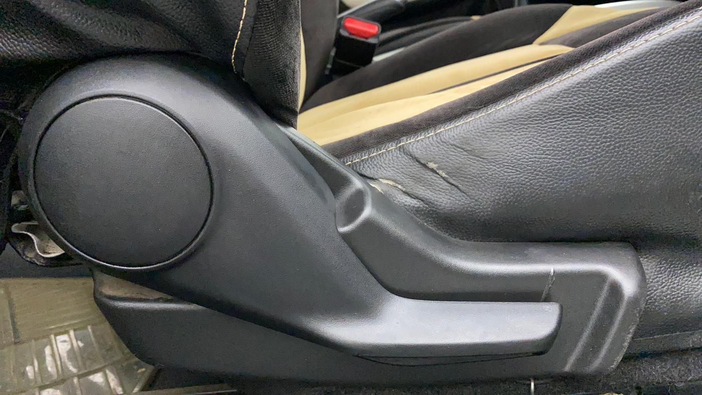 2017 Maruti Baleno DELTA PETROL 1.2, Petrol, Manual, 23,091 km, Driver Side Adjustment Panel