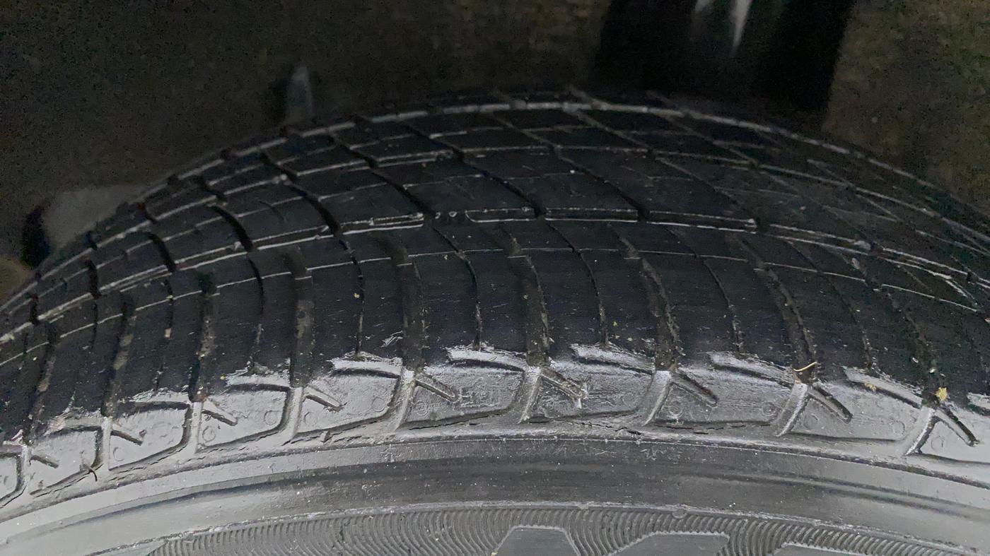 2017 Maruti Baleno DELTA PETROL 1.2, Petrol, Manual, 23,091 km, Left Rear Tyre Tread