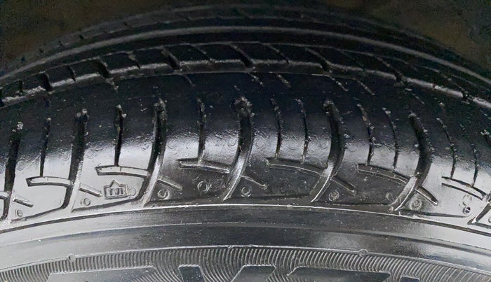 2017 Maruti Baleno DELTA PETROL 1.2, Petrol, Manual, 23,091 km, Right Front Tyre Tread