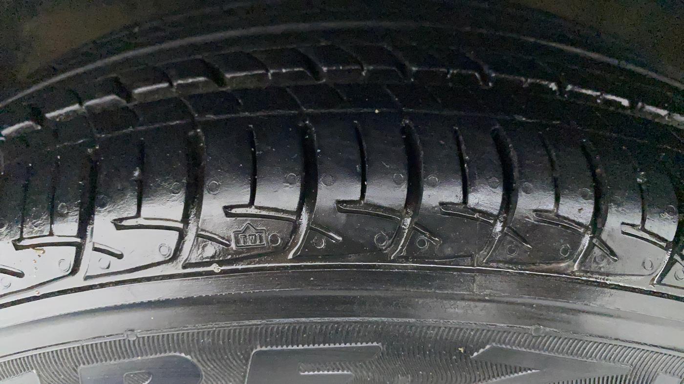 2017 Maruti Baleno DELTA PETROL 1.2, Petrol, Manual, 23,091 km, Left Front Tyre Tread