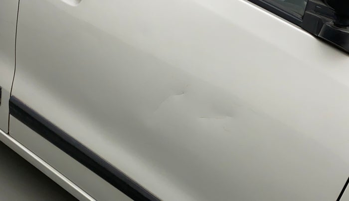 2014 Maruti Wagon R 1.0 LXI CNG, CNG, Manual, 76,560 km, Driver-side door - Slightly dented