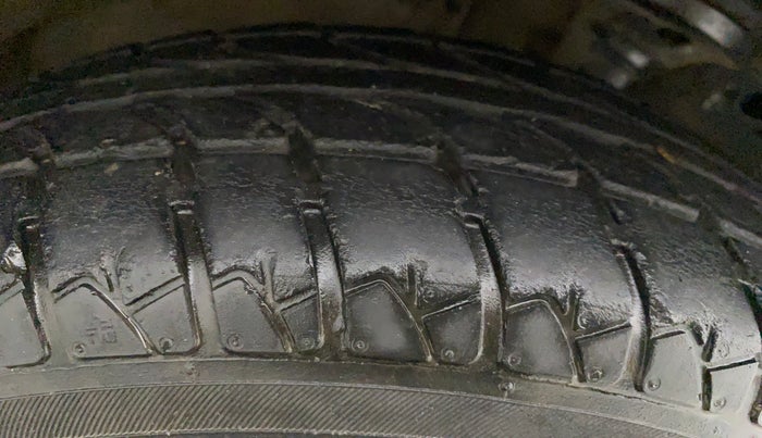 2014 Maruti Wagon R 1.0 LXI CNG, CNG, Manual, 76,560 km, Left Front Tyre Tread