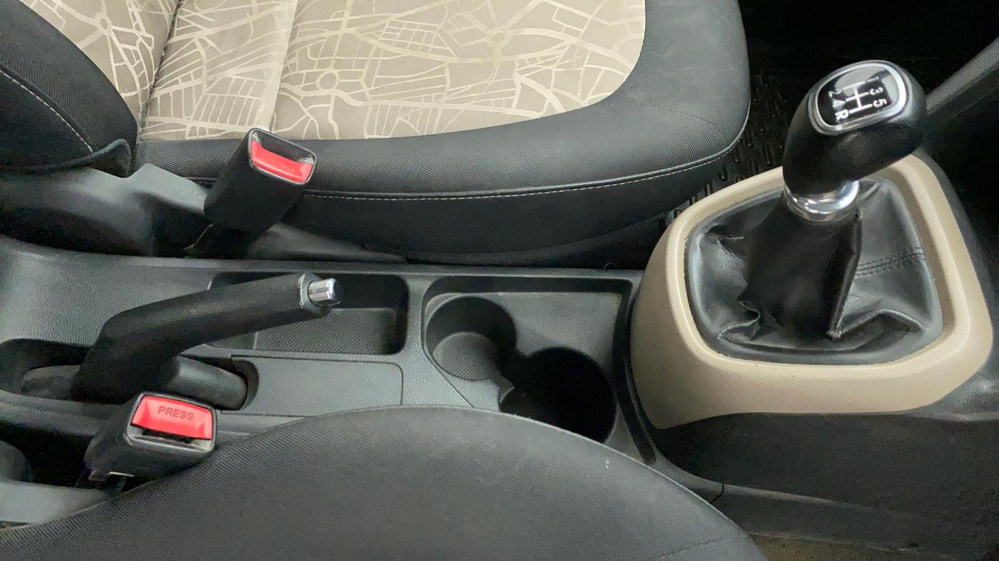 2013 Hyundai Grand i10 SPORTZ 1.2 KAPPA VTVT, Petrol, Manual, 57,812 km, Gear Lever