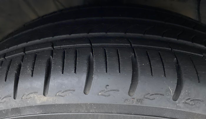 2020 Hyundai AURA SX 1.2 (O), Petrol, Manual, 9,197 km, Right Front Tyre Tread