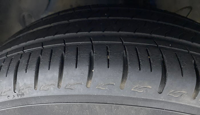2020 Hyundai AURA SX 1.2 (O), Petrol, Manual, 9,197 km, Left Front Tyre Tread