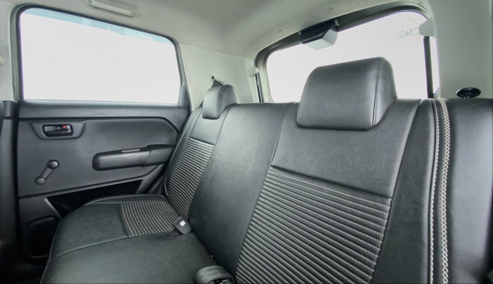 2022 Maruti New Wagon-R LXI CNG 1.0, CNG, Manual, 41,972 km, Right Side Rear Door Cabin