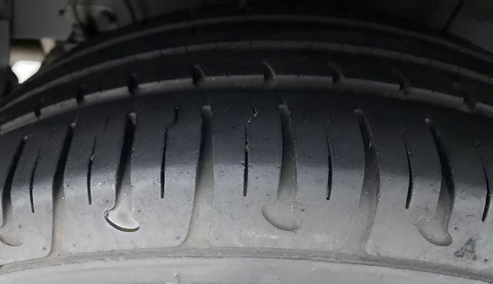 2019 Hyundai Grand i10 MAGNA 1.2 KAPPA VTVT, Petrol, Manual, 19,113 km, Right Rear Tyre Tread