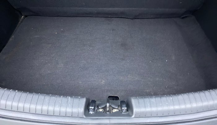 2019 Hyundai Grand i10 MAGNA 1.2 KAPPA VTVT, Petrol, Manual, 19,113 km, Boot Inside