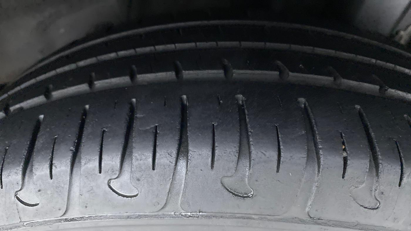 2019 Hyundai Grand i10 MAGNA 1.2 KAPPA VTVT, Petrol, Manual, 19,113 km, Left Rear Tyre Tread