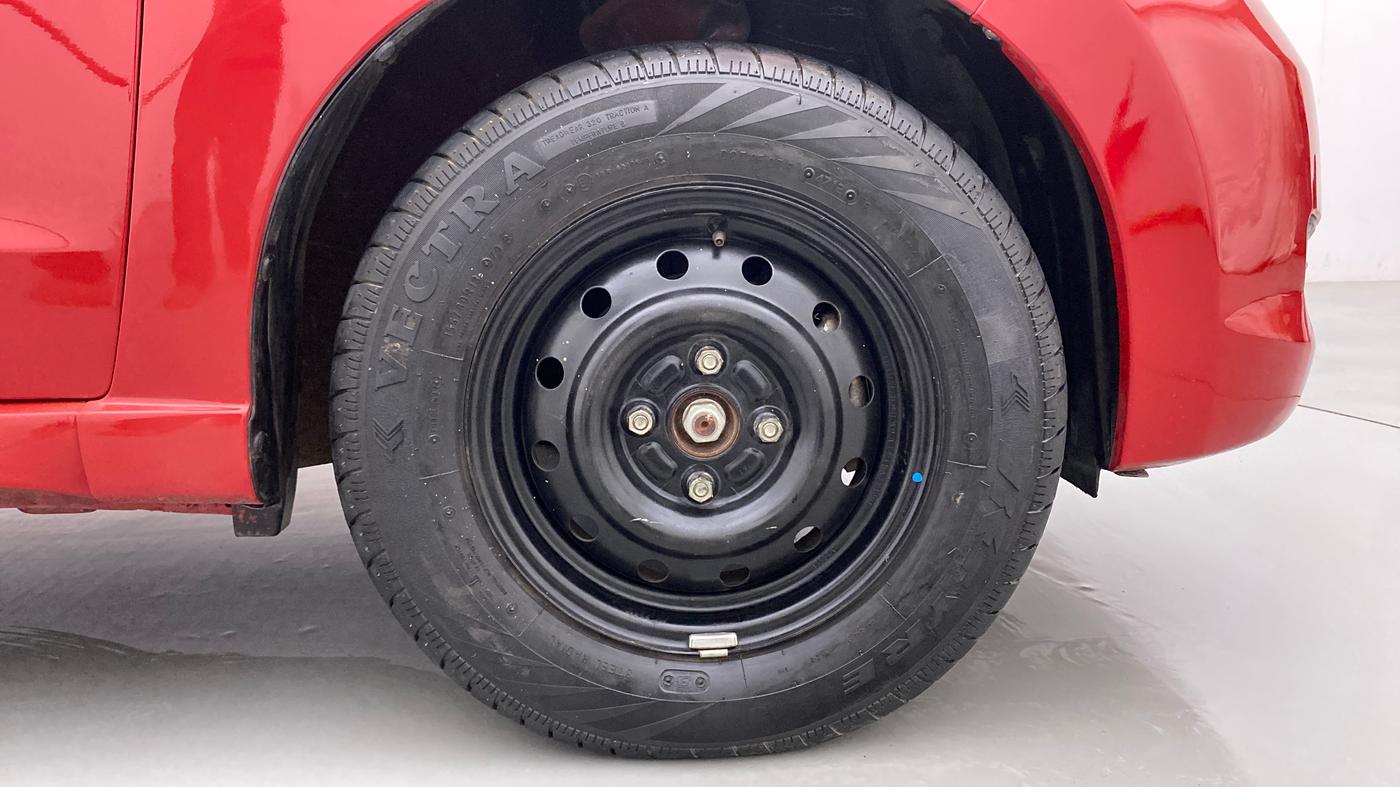 2012 Maruti A Star VXI, Petrol, Manual, 15,038 km, Right Front Wheel