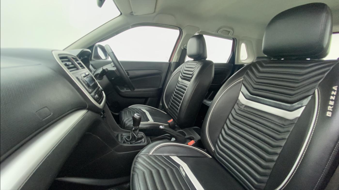 2019 Maruti Vitara Brezza VDI, Diesel, Manual, 86,649 km, Right Side Front Door Cabin