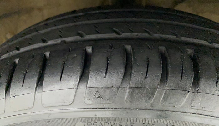2021 Maruti Swift LXI, Petrol, Manual, 29,670 km, Right Front Tyre Tread