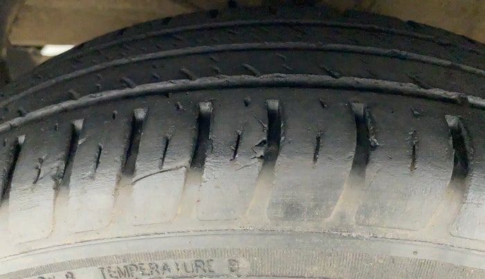 2021 Maruti Swift LXI, Petrol, Manual, 29,670 km, Left Front Tyre Tread