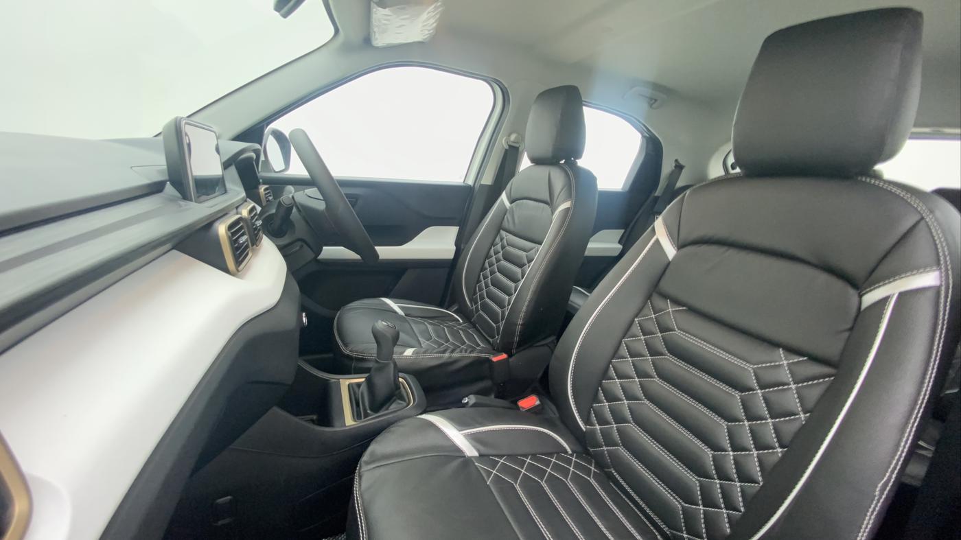2022 Tata PUNCH ACCOMPLISHED DAZZLE PACK MT, Petrol, Manual, 3,348 km, Right Side Front Door Cabin