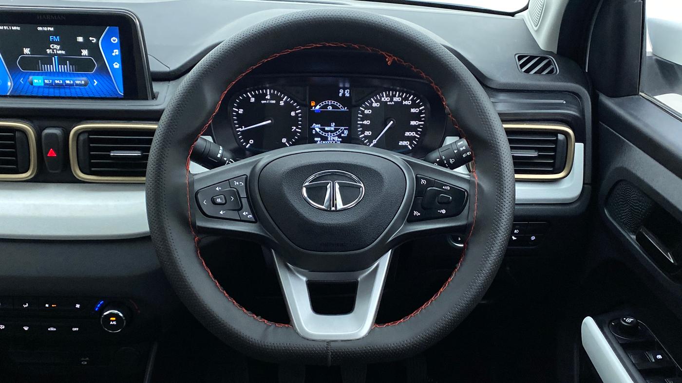 2022 Tata PUNCH ACCOMPLISHED DAZZLE PACK MT, Petrol, Manual, 3,348 km, Steering Wheel Close Up