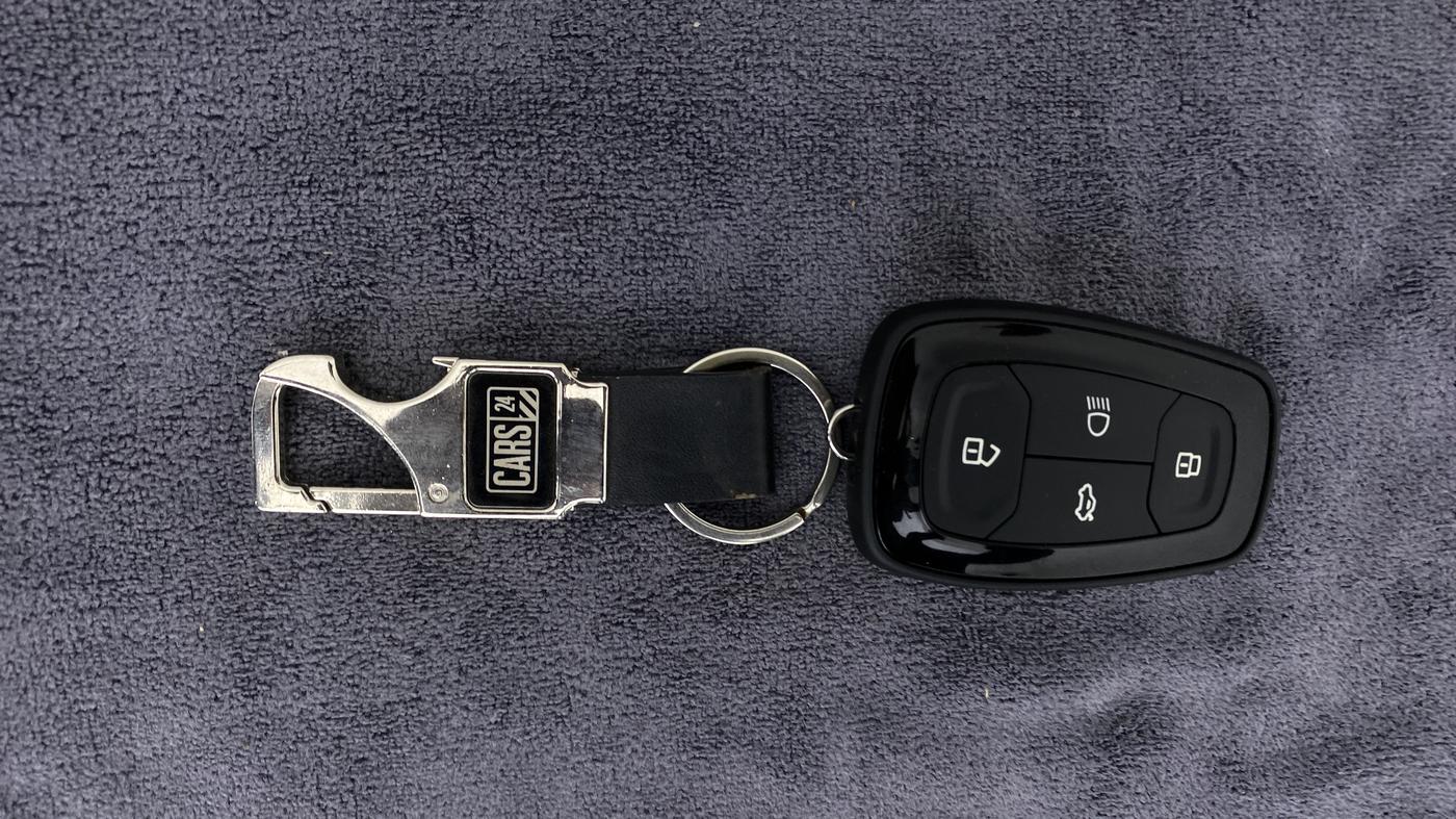 2022 Tata PUNCH ACCOMPLISHED DAZZLE PACK MT, Petrol, Manual, 3,348 km, Key Close Up
