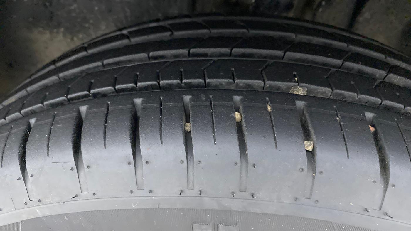 2022 Tata PUNCH ACCOMPLISHED DAZZLE PACK MT, Petrol, Manual, 3,348 km, Left Front Tyre Tread