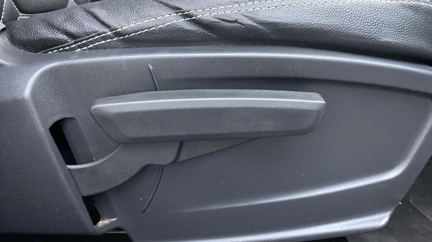 2022 Tata PUNCH ACCOMPLISHED DAZZLE PACK MT, Petrol, Manual, 3,348 km, Driver Side Adjustment Panel