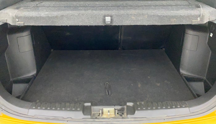 2019 Maruti Vitara Brezza ZDI PLUS DUAL TONE, Diesel, Manual, 68,208 km, Boot Inside