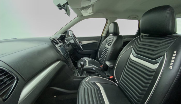 2019 Maruti Vitara Brezza ZDI PLUS DUAL TONE, Diesel, Manual, 68,208 km, Right Side Front Door Cabin