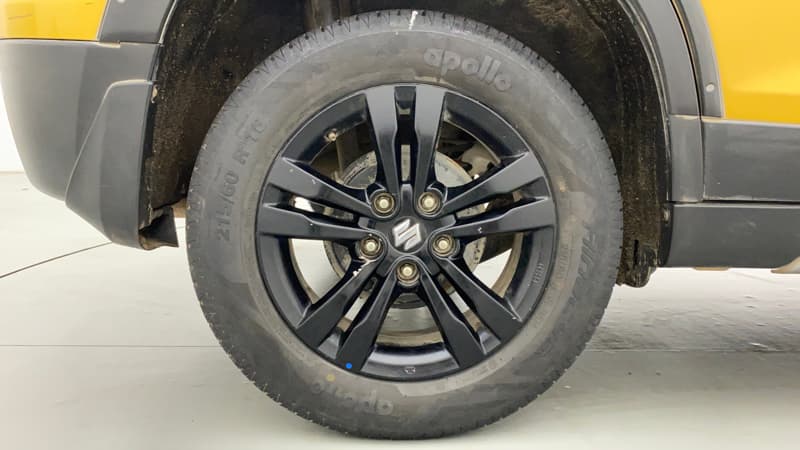 2019 Maruti Vitara Brezza ZDI PLUS DUAL TONE, Diesel, Manual, 68,208 km, Right Rear Wheel