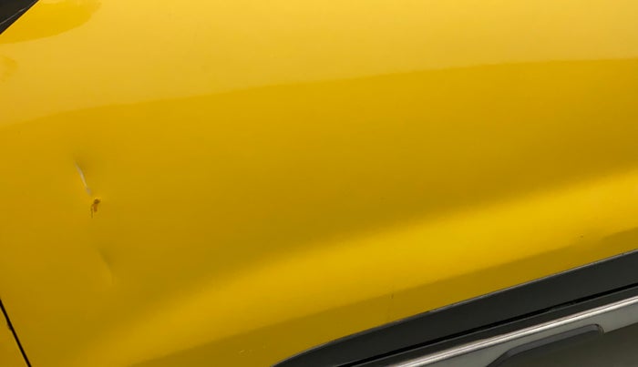2019 Maruti Vitara Brezza ZDI PLUS DUAL TONE, Diesel, Manual, 68,208 km, Front passenger door - Slightly dented