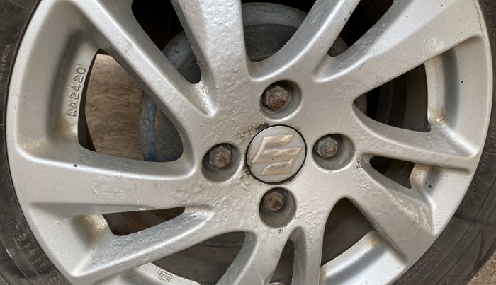 2012 Maruti Swift ZXI, Petrol, Manual, 90,510 km, Left rear tyre - Minor scratches
