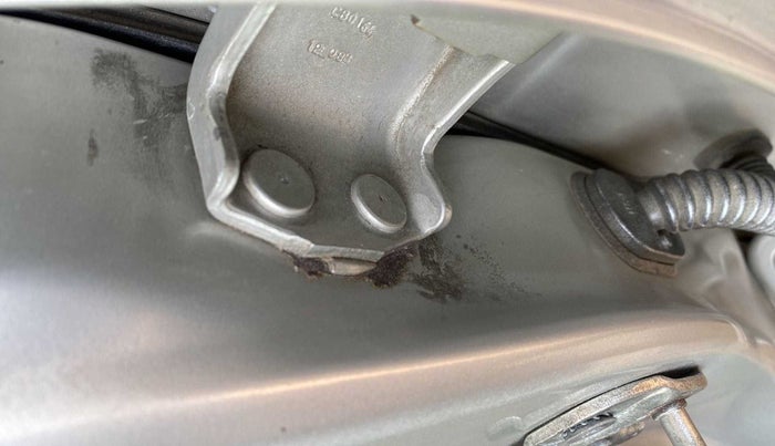 2012 Maruti Swift ZXI, Petrol, Manual, 90,510 km, Left B pillar - Slight discoloration