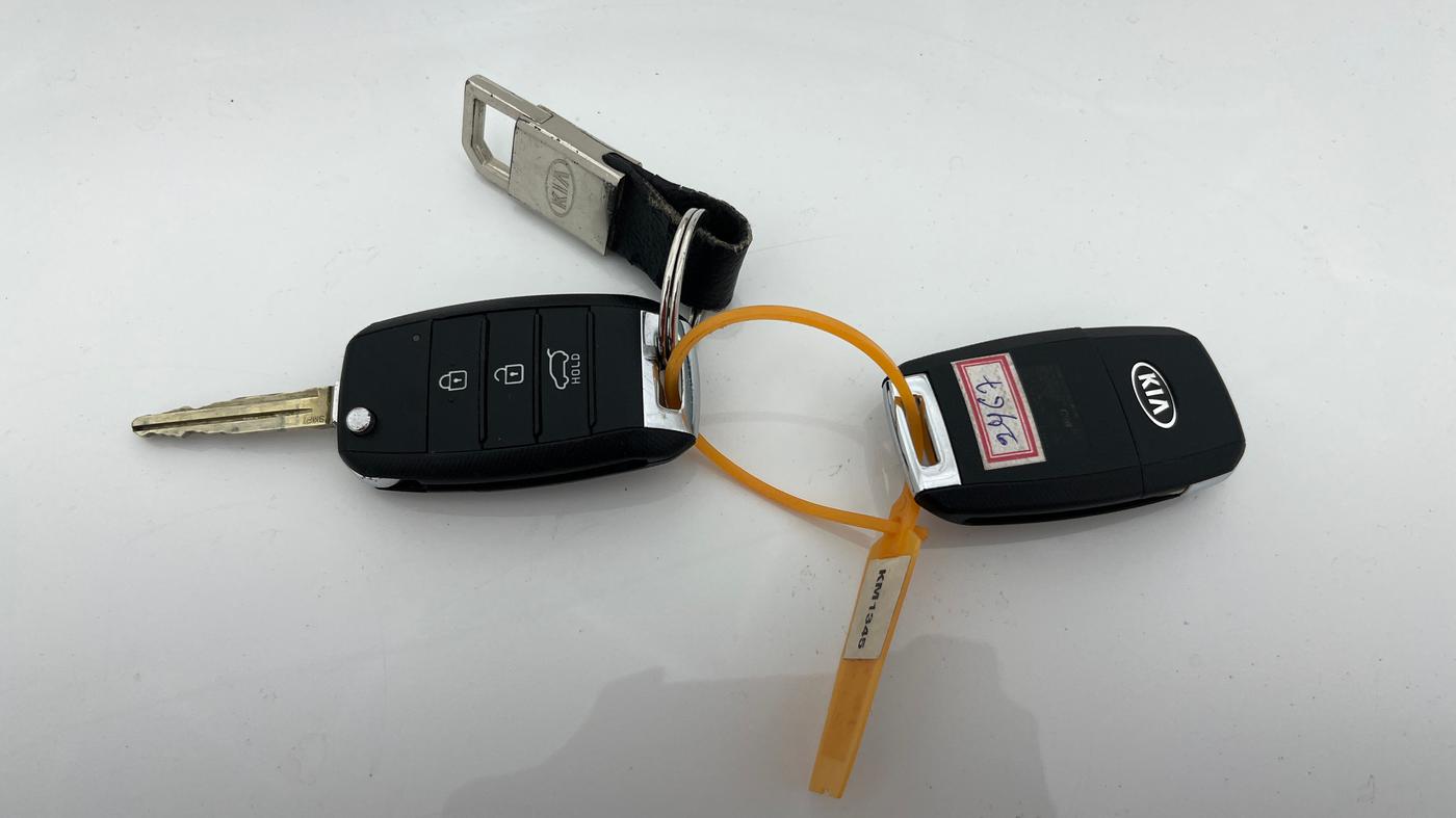2020 KIA SONET HTK PLUS 1.2, Petrol, Manual, 21,410 km, Key Close Up