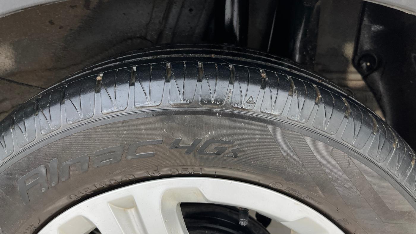2020 KIA SONET HTK PLUS 1.2, Petrol, Manual, 21,410 km, Left Rear Tyre Tread