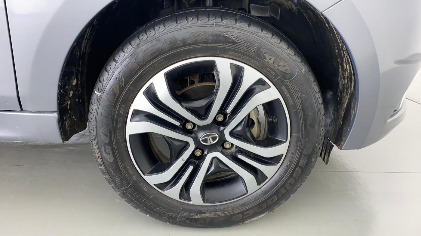 2018 Tata Tiago XZA PETROL, Petrol, Automatic, 33,106 km, Right Front Wheel