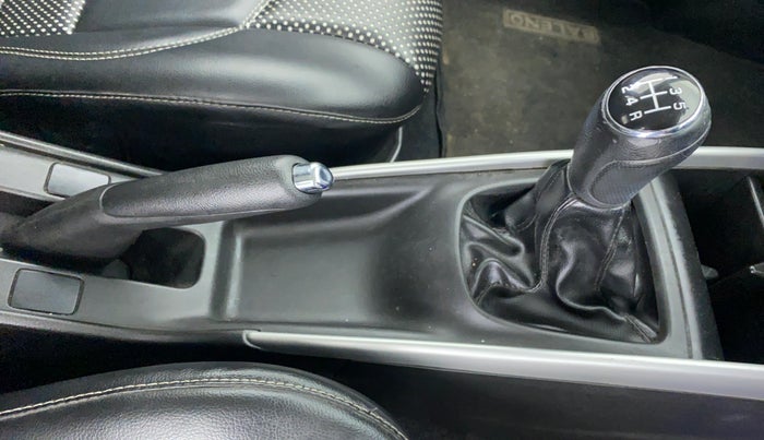 2016 Maruti Baleno DELTA PETROL 1.2, Petrol, Manual, 28,131 km, Gear Lever