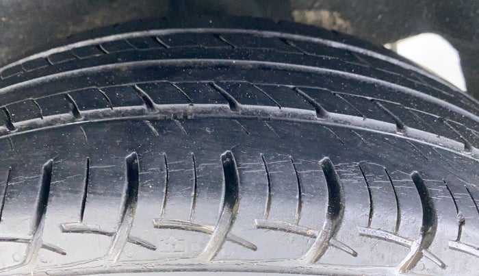 2016 Maruti Baleno DELTA PETROL 1.2, Petrol, Manual, 28,131 km, Left Rear Tyre Tread