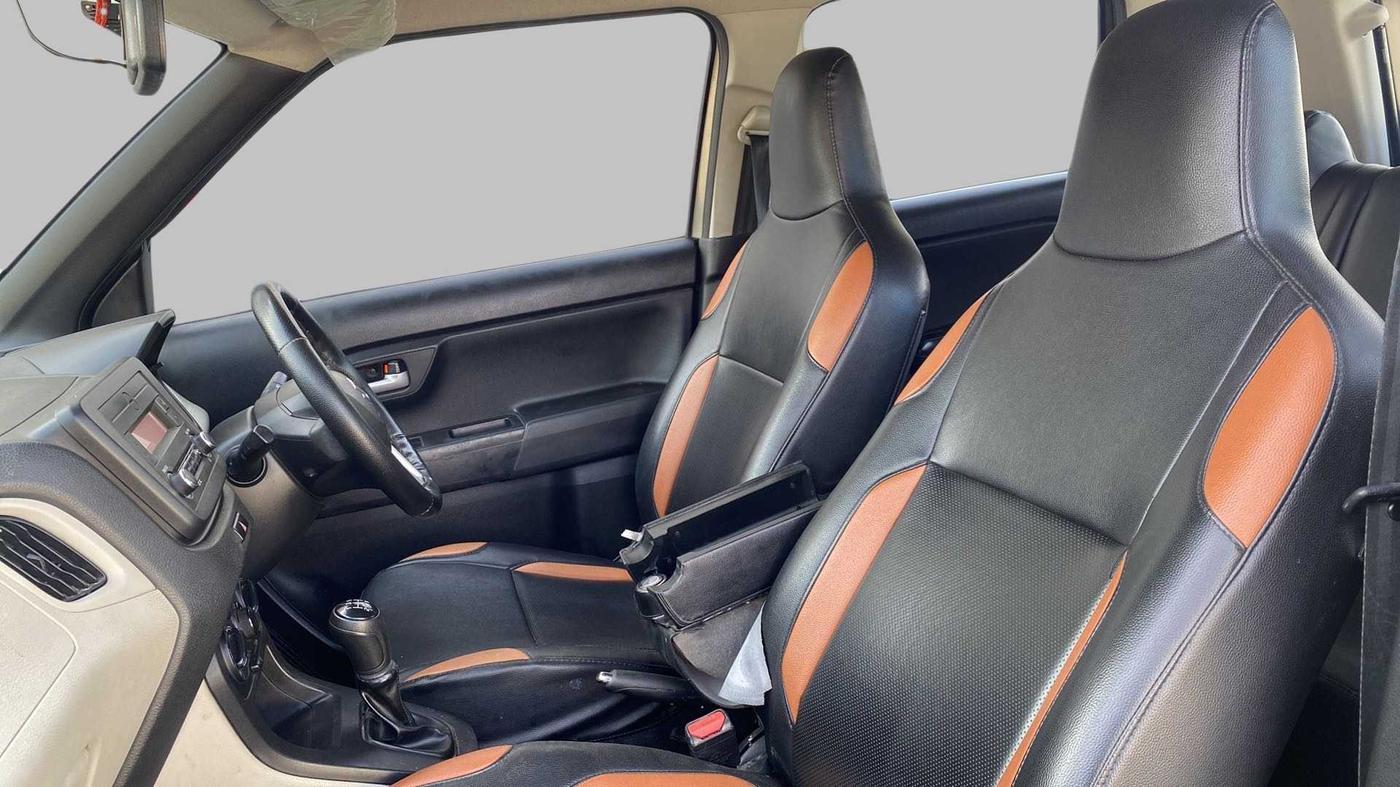 2019 Maruti New Wagon-R VXI 1.0, Petrol, Manual, 42,387 km, Right Side Front Door Cabin