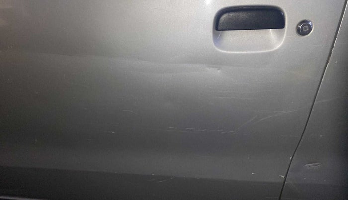 2012 Maruti Wagon R 1.0 LXI, Petrol, Manual, 93,622 km, Front passenger door - Minor scratches