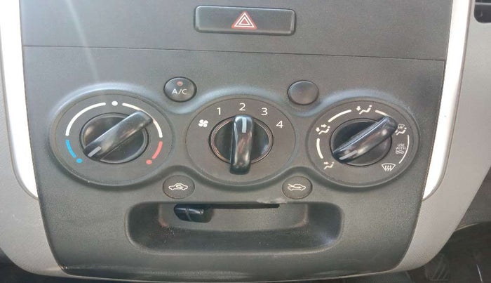 2012 Maruti Wagon R 1.0 LXI, Petrol, Manual, 93,622 km, AC Unit - Directional switch has minor damage