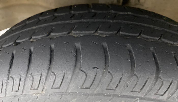 2014 Maruti Wagon R 1.0 VXI, Petrol, Manual, 71,856 km, Left Front Tyre Tread