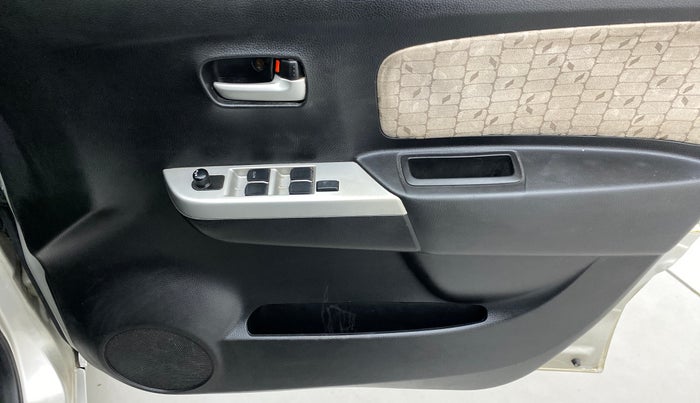 2014 Maruti Wagon R 1.0 VXI, Petrol, Manual, 71,856 km, Driver Side Door Panels Control
