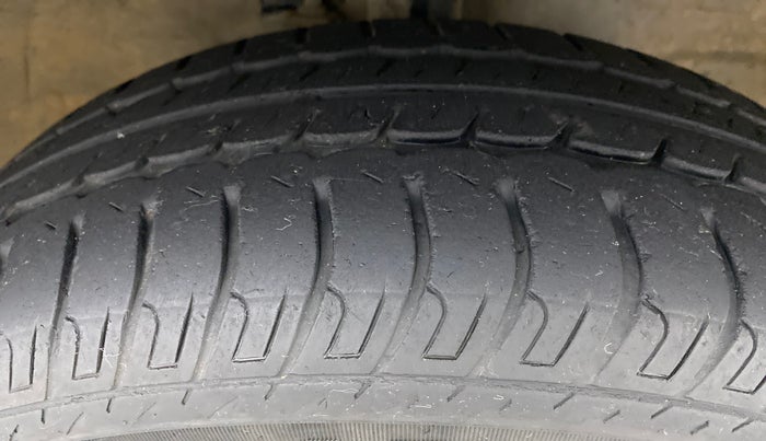 2014 Maruti Wagon R 1.0 VXI, Petrol, Manual, 71,856 km, Right Front Tyre Tread