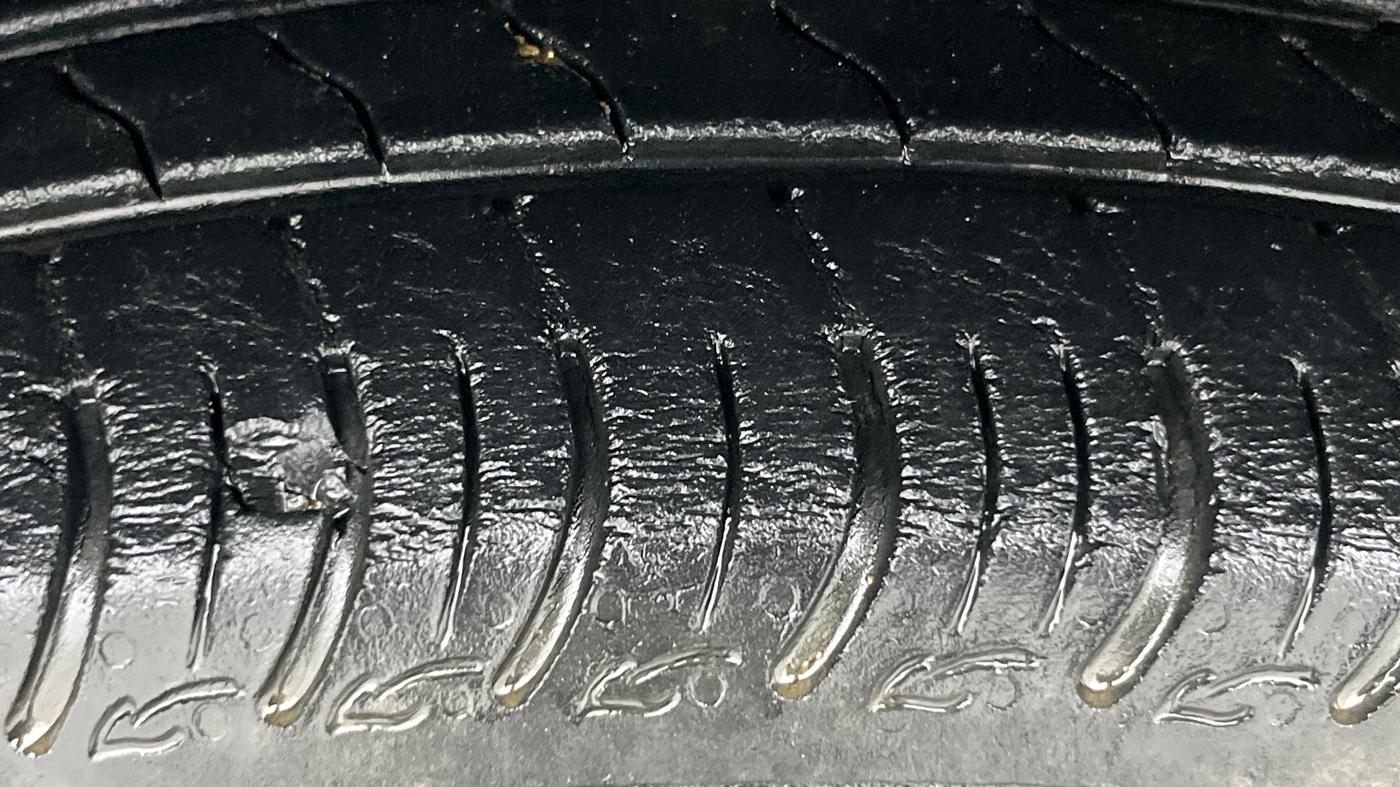 2021 Maruti S PRESSO VXI AMT, Petrol, Automatic, 37,007 km, Right Front Tyre Tread